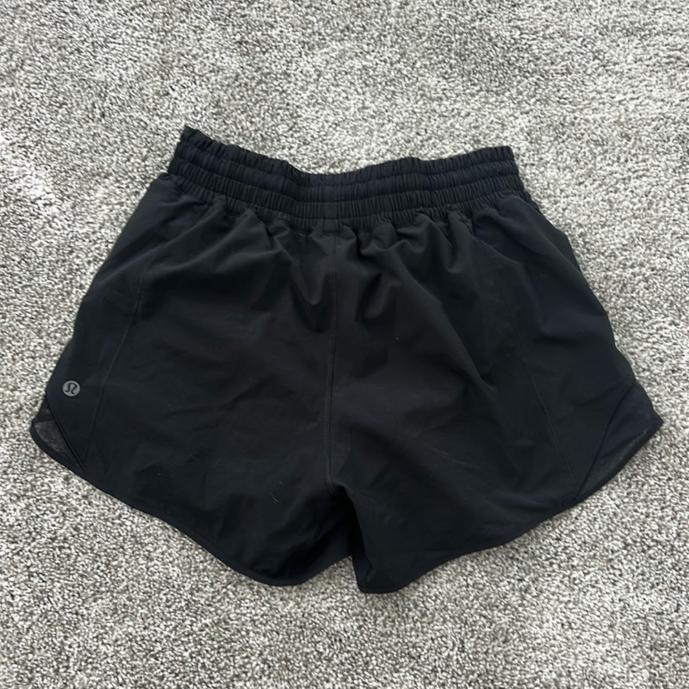 Lululemon High Rise Hotty Hot Shorts 4” (Size 6)